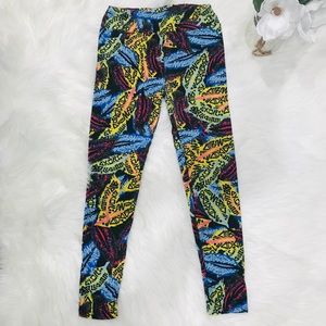 LuLaRoe Leggings Colored Feathers Aztec Geometric